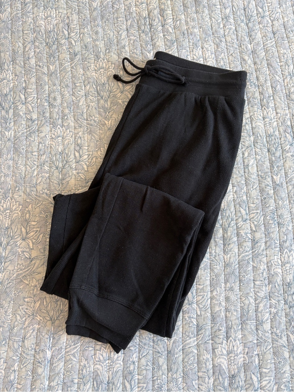 Aritzia Sunday Best Black Waffle Jogger Pants